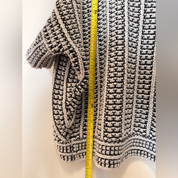 Dex Monochrome Knit Cardigan - Picture 6 of 7